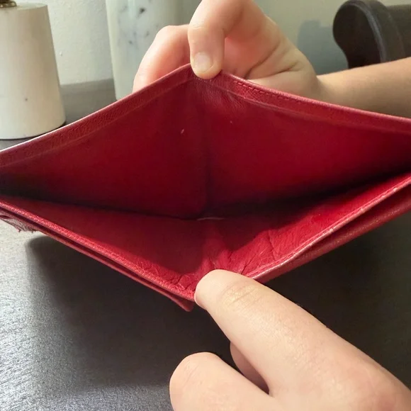 Yves Saint Laurent Scarlet Leather Wallet with Gold Detail - Picture 5 of 8